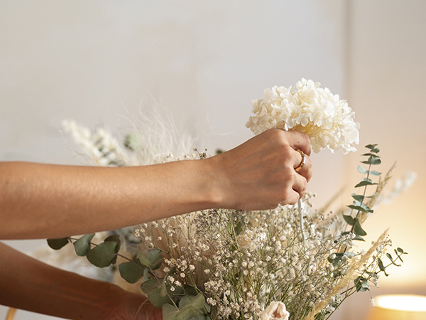 〈送花的溫度〉那些藏在花裡的祝福語The Gentle Language of Flowers: Messages Beyond Words